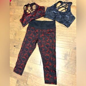 CVG Vampire Bite Capri Leggings with 2 Bras!